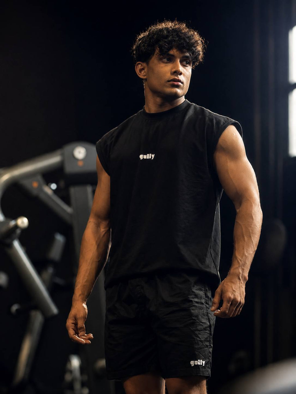 Sleeveless Oversized Gym Tee – Black